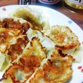 ゆしゅな's cooksnap of when they made ミシュランシェフに習った肉汁洪水焼き餃子.