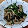 みぃくんのママ's cooksnap of when they made きのことニラのピリ辛ナムル　.