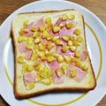 ＊なぁ＊'s cooksnap of when they made 朝食に！ベーコンコーンマヨトースト.