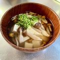 azbjbn's cooksnap of when they made なめことしめじの優しいお吸い物.