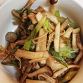 くみ茶☆'s cooksnap of when they made 酒のつまみにも♪しめじとネギの炒め物.