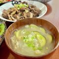 Superlittleboo's cooksnap of when they made ズッキーニ・新玉ねぎ・油揚げの味噌汁.