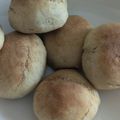 ママの台所♪'s cooksnap of when they made 【卵不使用】30分で全粒粉丸パン.