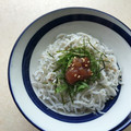 Ruriluru's cooksnap of when they made 大葉と梅がいいアクセントに！しらす丼.