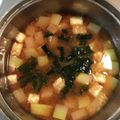 Ruriluru's cooksnap of when they made 冬瓜とわかめのかんたん味噌汁.