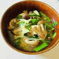 azbjbn's cooksnap of when they made ☆ニラとえのきのお味噌汁☆.