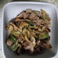 クックRY4HEM☆'s cooksnap of when they made 牛肉と椎茸と長葱のオイソ炒め♥️クコの実.