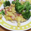 えりこ82☆'s cooksnap of when they made ブロッコリーベーコン卵炒め♪.
