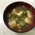 Ruriluru's cooksnap of when they made 揚げ玉入り　オクラとお豆腐のお味噌汁　.