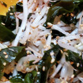 あゆたっくん's cooksnap of when they made もやしは便利☆もやし若布のゆかり和え.