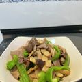 料理好きのᎯ♡'s cooksnap of when they made 豚肉とひらたけのバター醤油炒め.