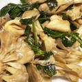 菜つ実☆ミ's cooksnap of when they made #セロリの葉と#舞茸の#バター炒め.