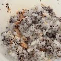 ゆかりりりー's cooksnap of when they made 鮭フレークとゆかりのおにぎり☆.