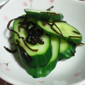 ＴＯＭＯＷＡＴ's cooksnap of when they made きゅうりと塩昆布の簡単浅漬け.