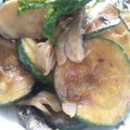 ユーロン's cooksnap of when they made ズッキーニと舞茸の葱ソース炒め.