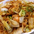 おぶうさま's cooksnap of when they made ひと手間加えたカレー焼きソバ.