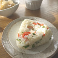 ♡みゆmama♡'s cooksnap of when they made ✿かまぼこと小ねぎのコンソメおにぎり✿.