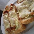 AYATORI's cooksnap of when they made 簡単・満足・レトルトソーストースト.