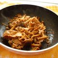 こり～'s cooksnap of when they made 豚肉とキノコのコチジャン炒め.