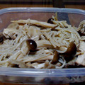 dooteriah's cooksnap of when they made とても簡単作ってて楽しい♪きのこの酒蒸し.