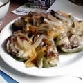 さかみや♪'s cooksnap of when they made 余ったハンバーグで★肉詰めピーマン.