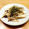 かなりんココりん's cooksnap of when they made 味付け簡単♬長芋としめじのマヨポン炒め.
