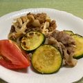 ビートルズ食堂's cooksnap of when they made ズッキーニ豚肉と焼肉のタレで炒めただけ〜.