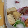 はらぺこあおむし～'s cooksnap of when they made 1人分のお弁当のおかずに卵1つで卵焼き☆.