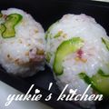 yukiはぴ's cooksnap of when they made 梅キュウおにぎり.