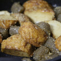 rakuen's cooksnap of when they made さつま揚げとこんにゃくのすりゴマ炒め.