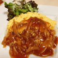 papikun's cooksnap of when they made とろとろ煮込みハンバーグ風オムライス.