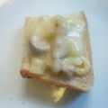 よっつぉん's cooksnap of when they made しめじと玉葱のチーズトースト.
