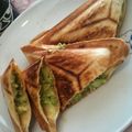 あやこ６１'s cooksnap of when they made アボカドとクリチーのディップ.