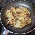 クックQT23CK☆'s cooksnap of when they made 簡単♬豚こまと長芋のオイスター炒め.