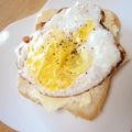 かずちゃん。's cooksnap of when they made ◇わざとツブした目玉焼きのトースト◇.