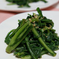 ピンクのたまご's cooksnap of when they made 簡単もう一品☆春菊のさっと炒め.