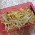 U・x・U's cooksnap of when they made 簡単、安い、ウマー◆もやし卵炒め◆.
