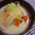 shimaru's cooksnap of when they made キャベツと牛乳de豚汁　「キャベとん」　.