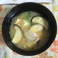 mmameco's cooksnap of when they made 玉ねぎ・豆腐・なすの味噌汁.