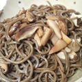 CoffeeCoco's cooksnap of when they made きのこたっぷりバター醤油やきそば（蕎麦）.