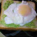 ‐綾子‐'s cooksnap of when they made 簡単アボガドディップの濃厚目玉トースト.