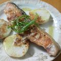 徹嫁っち's cooksnap of when they made ソースがおいしい♪さけのムニエル.