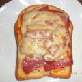 creamcrepe's cooksnap of when they made 手作り朝のピザトースト.