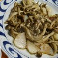 Cookingmam's cooksnap of when they made 山芋としめじのパパッと炒め.