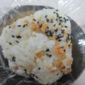 miyuki12's cooksnap of when they made 甘塩鮭とごましおのおにぎり.