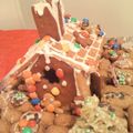 happyren's cooksnap of when they made クリスマスに･･･お菓子のお家2010❤.