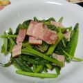 波波子's cooksnap of when they made かぶの葉とベーコンのガーリック炒め.