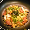 hirotans's cooksnap of when they made レタスとウインナーの卵とじ.
