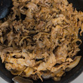 チーズ's cooksnap of when they made たっぷり玉ねぎと豚こまのトンテキ風炒め.