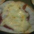 まがりまがり's cooksnap of when they made 餃子の皮ピザ.